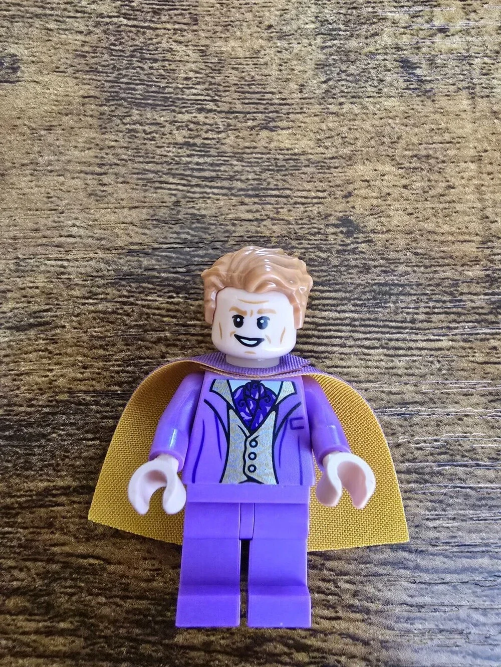 Lego Gilderoy Lockhart 75978 Medium Lavender Torso Harry Potter Minifigure